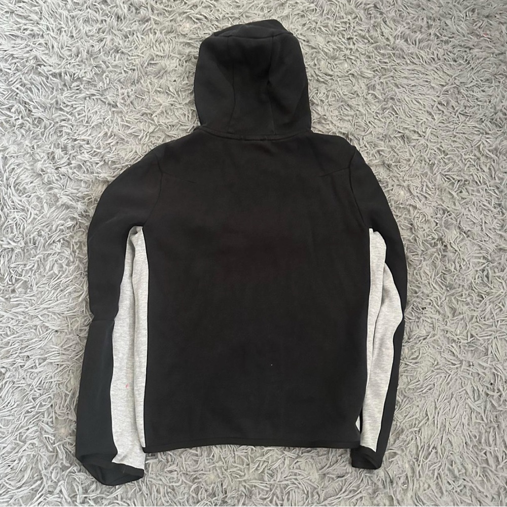Nike Men's Black and Gray Jacket - Picture 2 of 2